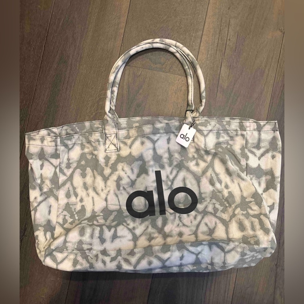 Alo tote bag